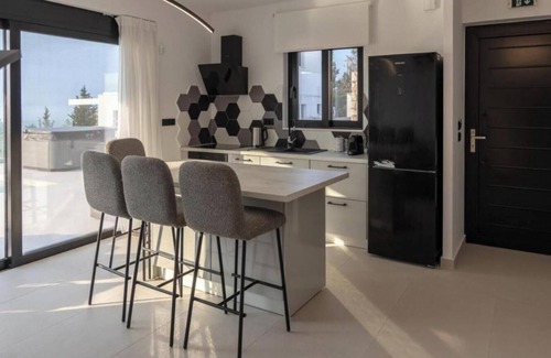 Tsoukaladhes Villa | Villa 'Eleutheria' with Sea View, Wi-Fi, and Air Conditioning