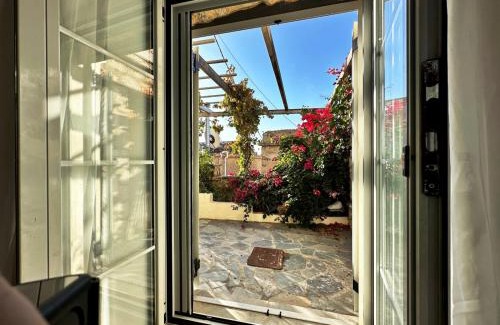 Papadhianika Apartment | Villa Elika - venezianische Villa - komplettes EG - Meerblick