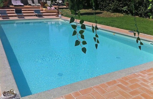 Castiglione del Lago Villa | Villa Eloisa: A three-story historical villa surrounded by the greenery, with Free WI-FI.
