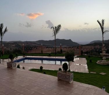 Aguelmam Azegza Villa | Villa en montage