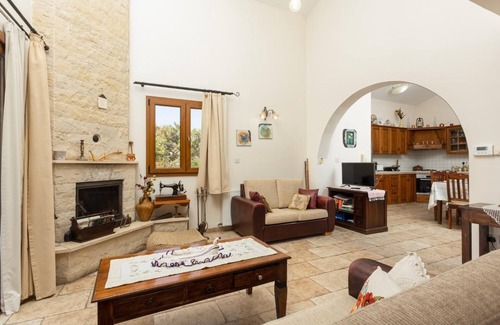 Nea Dimmata Villa | Villa Erato - Three Bedroom Villa, Sleeps 7