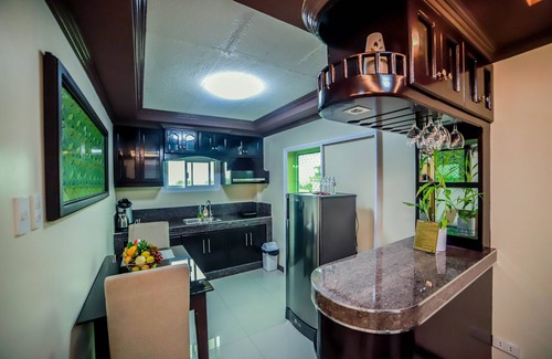 Palayan City Hotel | Villa Esmeralda Bryan's Resort Hotel and Restaurant