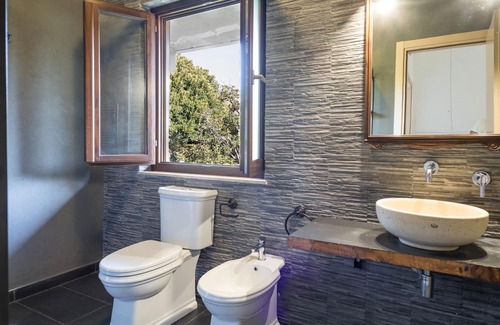 Gravina di Catania Villa | Villa 'Etna Relax' with Sea View, Balcony, Garden & Wi-Fi