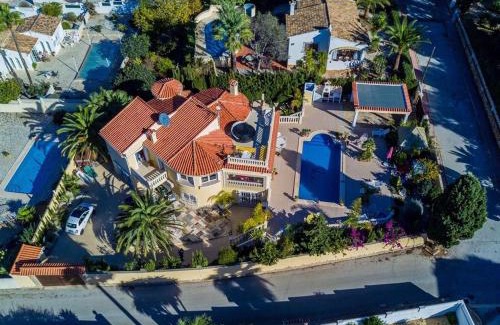 Casas de Torrat House | VILLA EVA ASIANA GUESTHOUSE With SHARED POOL