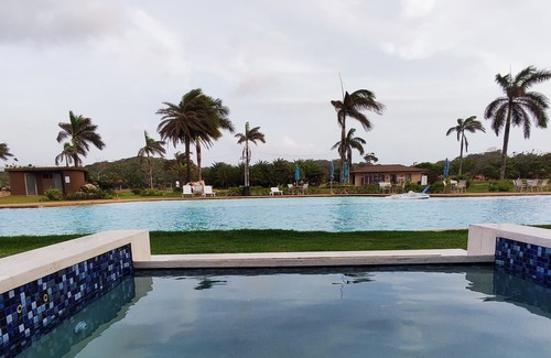 Maria Chiquita Villa | Villa Familiar en la Laguna con Jacuzzi Playa Escondida Resort