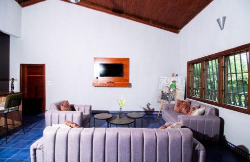 Bonaberi Villa | Villa Fernandino