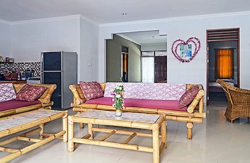 Senggigi Villa | Villa For 8 With Private Pool 4 Minutes Walk To Beach And Local To All Senggigi.