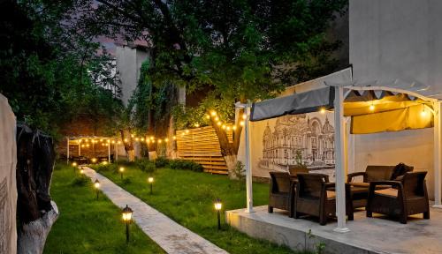 Bucharest City-Centre Villa | Villa for rent with Garden - High Ceilings Bucharest Free Park