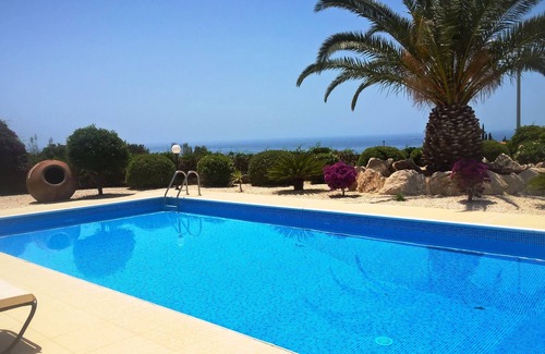 Peyia Town Villa | Villa Foster - 4 Bedroom Holiday Villa in Peyia with Open Views to the Sea