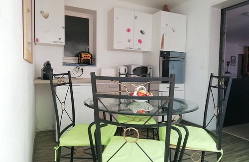 Saint-Quentin-la-Poterie Villa | Villa 5 km from Uzès. Approx. 120 m2.