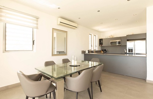 Pelican Key Apartment | Villa Frangipani 3 BDR