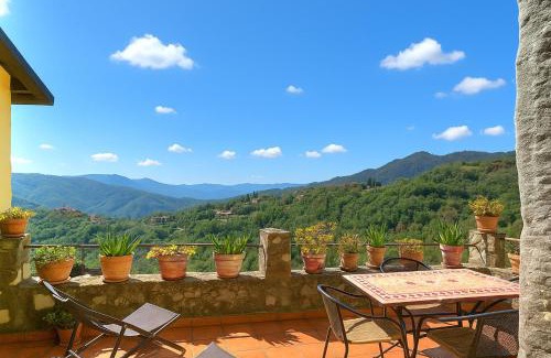 Podenzana House | Villa Garibaldino