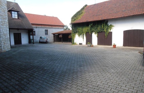 Revnicov House | Villa George