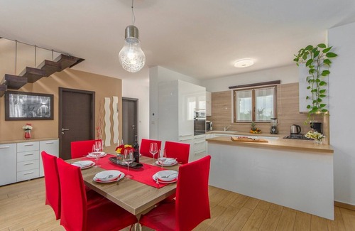 Tinjan Villa | Villa Gita with Private Pool