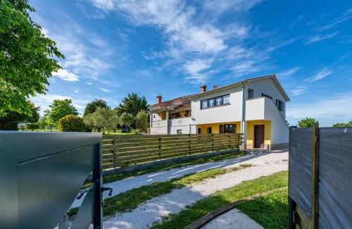 Heki Apartment | Villa Gracija, a charming holiday apartment in the heart of Istria
