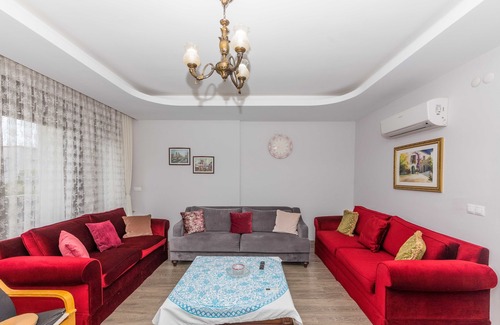 Marmaris City Center Villa | Villa Gunes 1 Icmeler (shared pool)
