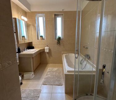 Balatonkenese Villa | Villa Hegyalja