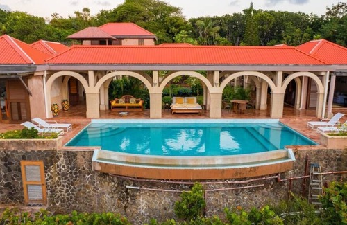 Mount Pleasant Bay House | Villa Helianthus sanctuary
