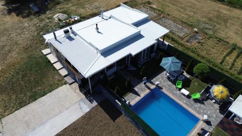 Bradash Villa | Villa Hoti Your Private Getaway