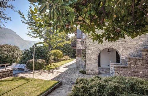 Oliveto Lario Villa | Villa Il Cigno lakeside