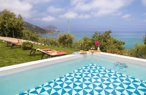 Sant'Ambrogio Villa | Villa Il Mirto by DomuSicily