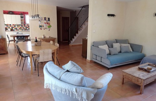 Cairanne Villa | villa in a quiet Cairanne, charming village on the wine trail