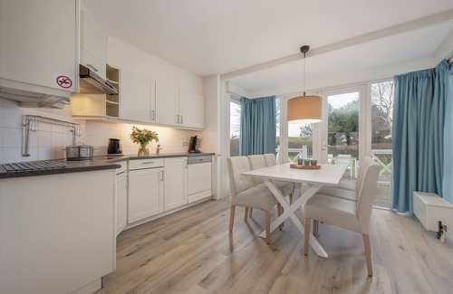 Municipality of Hellevoetsluis Villa | Villa in Hellevoetsluis near North Sea Beach