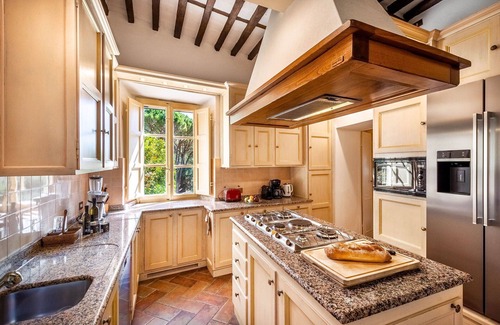 Lucca Villa | Villa in Querce with 7 bedrooms sleeps 13