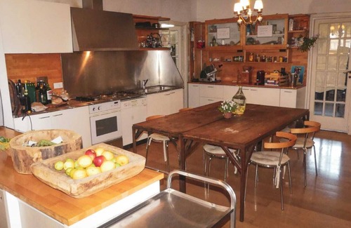 Isola Farnese House | Villa in Rome with pool along via Francigena, suitable for families and pets