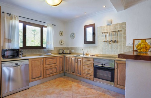 Les Palmeres Villa | Villa In Siller - Peaceful Location & Privacy - Walking distance to town center