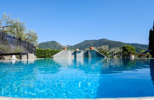 Montale House | Villa INCANTO with swimming pool in Tuscany