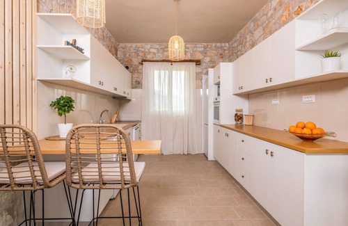 Ano Vasilikos Villa | Villa Ionio Beach House by Villa Plus