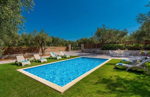 Ano Vasilikos Villa | Villa Ionio Elia by Villa Plus