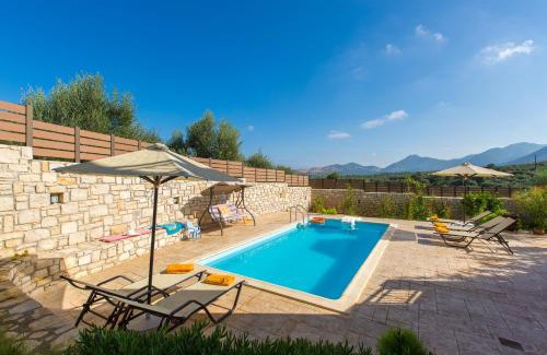 Roumeli Villa | Villa Irene & Villa Sylvia