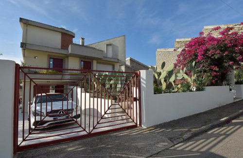 Mogoro Apartment | Villa Isola Bella - Costa Verde
