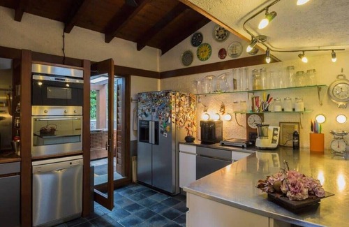 Ispra Villa | Villa Ispra Summary: