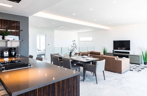Tal-Ghoqod Villa | Villa Ixoria Unit 2 with Rooftop Pool by ArcoBnb
