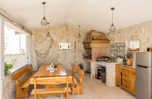 Peruski Villa | Villa Javor near Pula only 1 km from the beach with sea view and heated pool