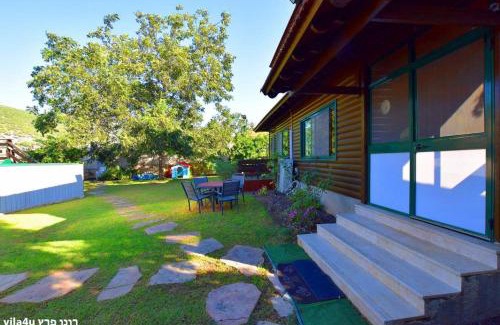 Peqiin Hadasha House | Villa Joe