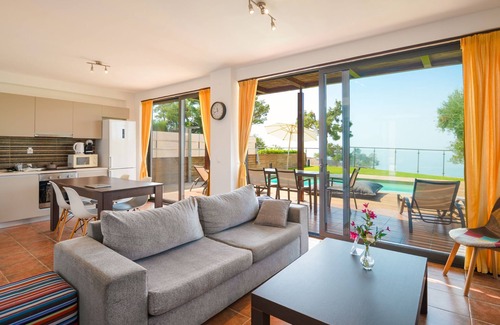 Nea Moudania Villa | Villa Kalma Pente, charming villa, private pool, near Moudania