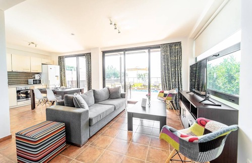 Nea Moudania Villa | Villa Kalma - Three Bedroom Villa, Sleeps 6
