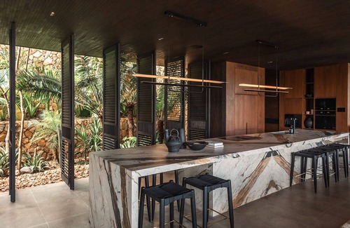 Praya Barat Villa | Villa Kastil Utara - 6 Bedrooms 1 Kids Room at Tampah Hills