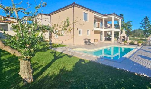 Crveni Vrh Villa | Villa Kortus - private pool&700mbeach