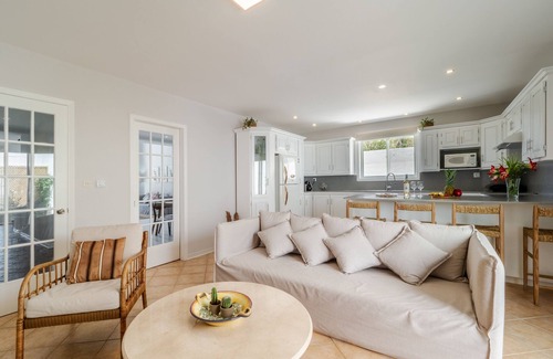 Petriti Villa | Villa Kostamaria, spacious 5 Bed, 3Ba, Sea view, private pool