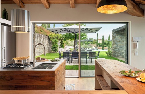 Bagnone Villa | Villa Krisztina 10, Emma Villas