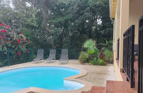L'Autre-Bord Villa | Villa LA Bastida de Style Provençal Avec Piscine, Jardin Clos Arboré, au Calme