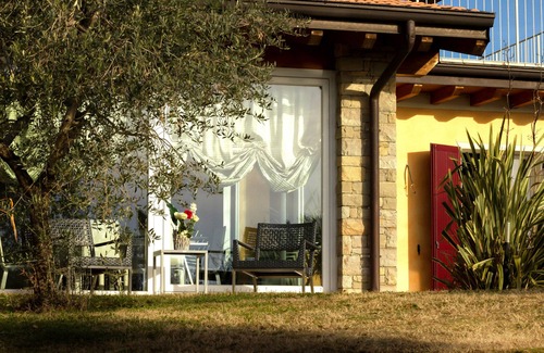 Solarolo Boat Rental | VILLA LA GEMMA ON THE LAKE
