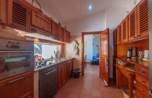 Portobello Villa | Villa 'La Margiola - Amazing Location' with Sea View, Wi-Fi and Air Conditioning