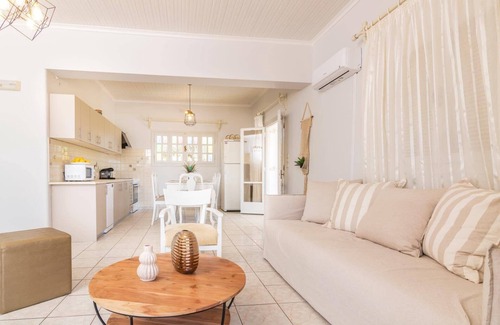 Drosia Villa | Villa La Onta by Villa Plus