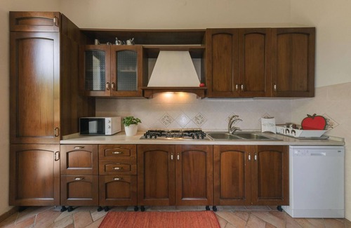 Pomaia Villa | Villa Lama 24 - Ten Bedroom Villa, Sleeps 24